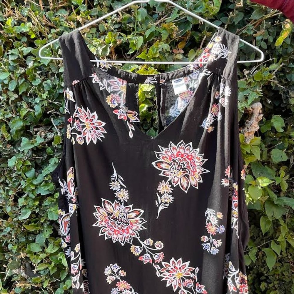 Sleeveless Floral Blouse